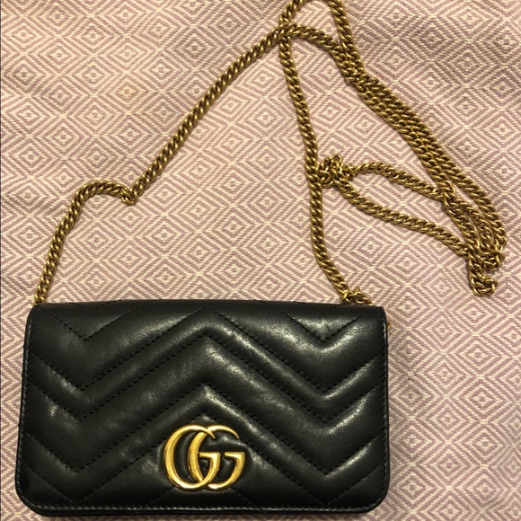 Gucci Handbags - Gucci GG Marmont Shoulder Bag